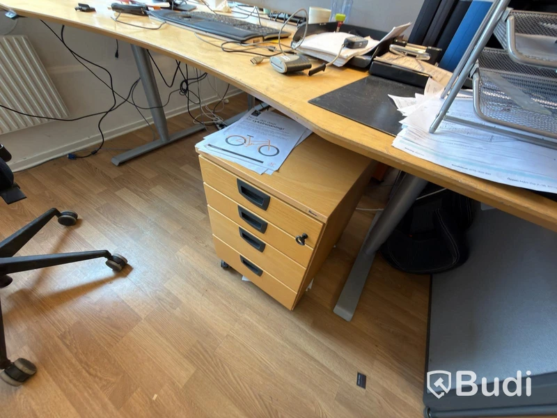 4 office workstations, printers, etc.