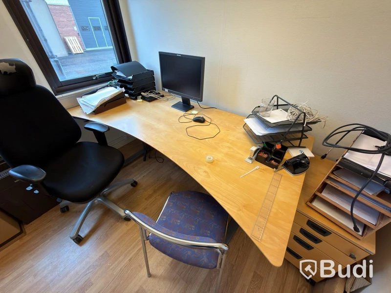 4 office workstations, printers, etc.