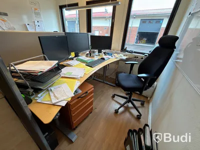 4 office workstations, printers, etc.