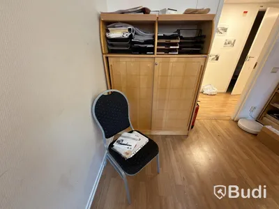 4 office workstations, printers, etc.