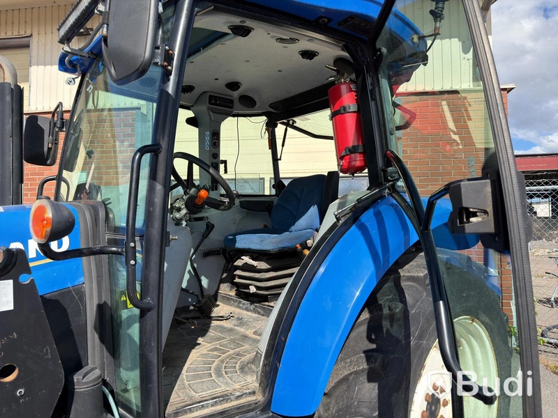 New Holland TD5.85 med lastare-2016