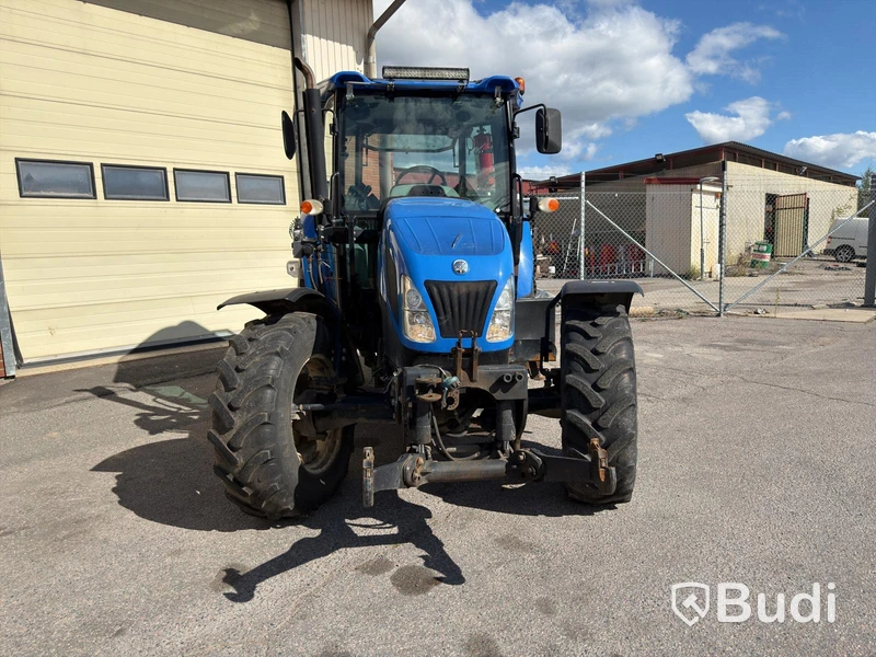 New Holland TD5.85 med lastare-2016