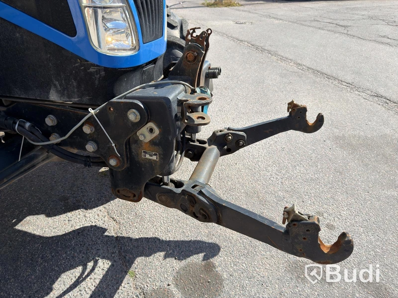 New Holland TD5.85 med lastare-2016