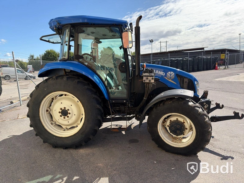 New Holland TD5.85 med lastare-2016