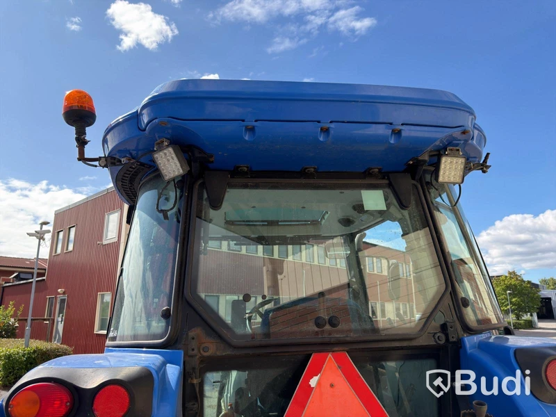 New Holland TD5.85 med lastare-2016