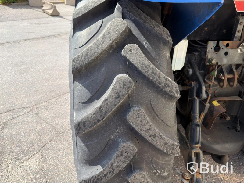 New Holland TD5.85 med lastare-2016