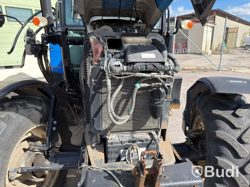 New Holland TD5.85 med lastare-2016
