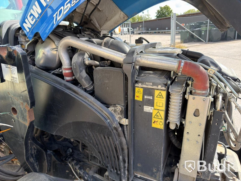 New Holland TD5.85 med lastare-2016