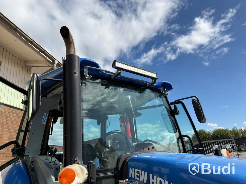 New Holland TD5.85 med lastare-2016