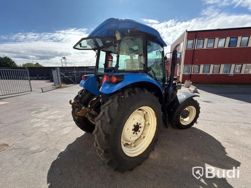 New Holland TD5.85 med lastare-2016