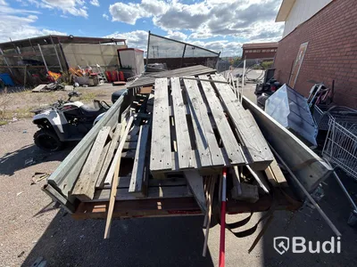 Tractor trailer with tipping bed