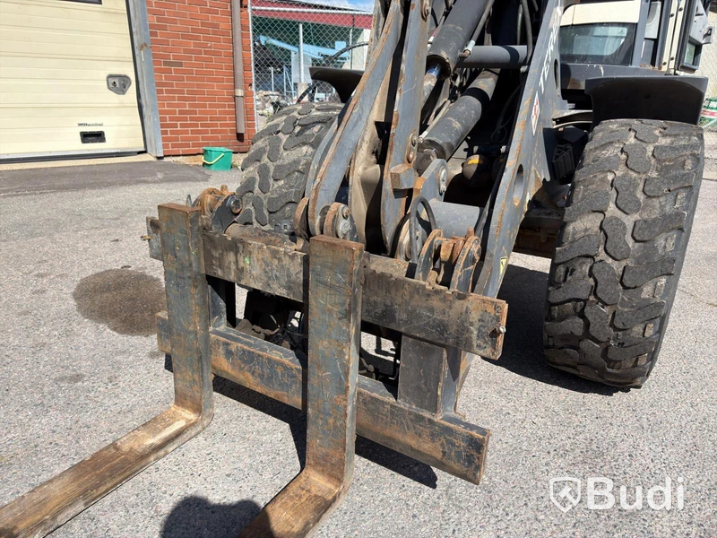 Hjullastare Terex TL100, gafflar, -2011