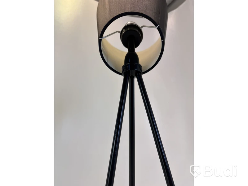 Golvlampa Oslo Wood. Ord. pris inkl. moms: ca 5990 kr