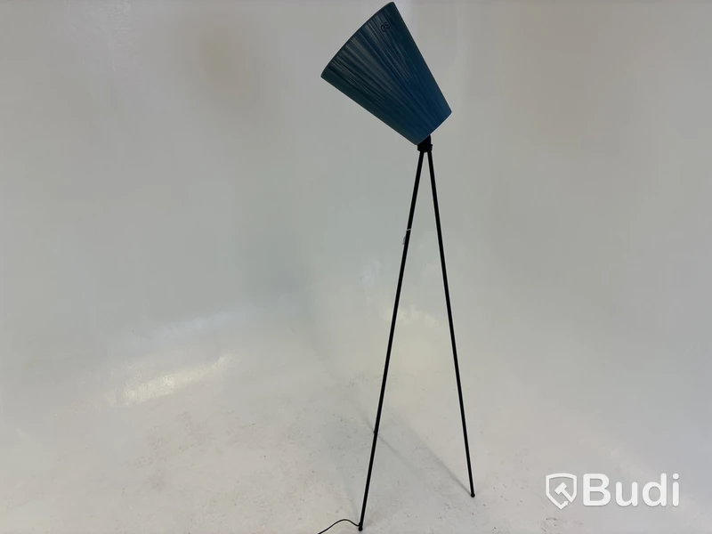 Golvlampa Oslo Wood. Ord. pris inkl. moms: ca 5990 kr