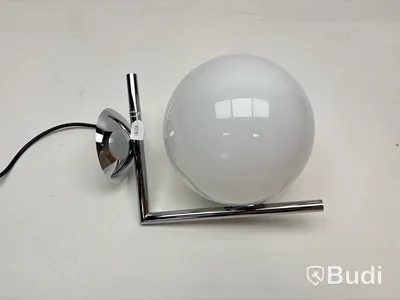 Vägglampa Flos. Ord. pris inkl. moms:ca 5370 kr.