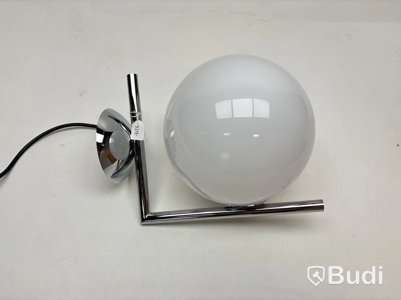 Vägglampa Flos. Ord. pris inkl. moms:ca 5370 kr.