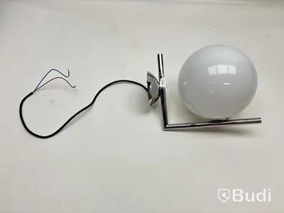 Vägglampa Flos. Ord. pris inkl. moms:ca 5370 kr.