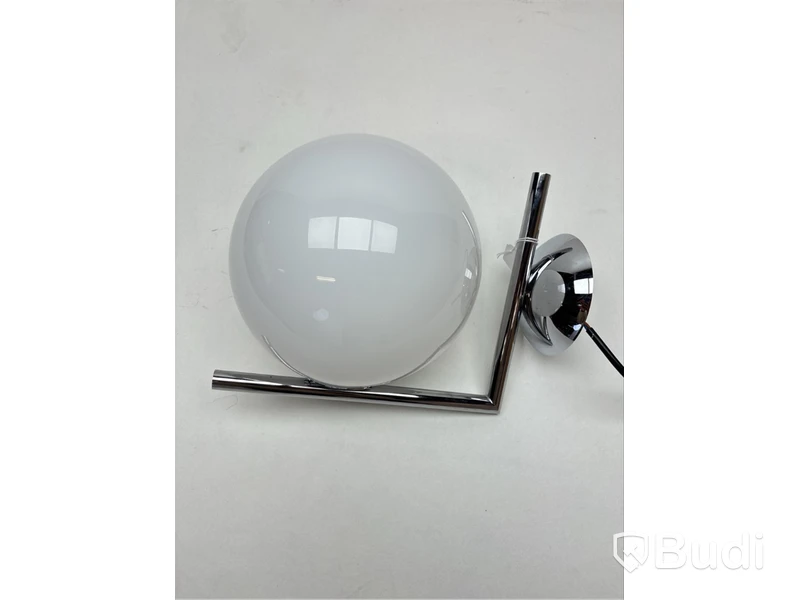 Vägglampa Flos. Ord. pris inkl. moms:ca 5370 kr.