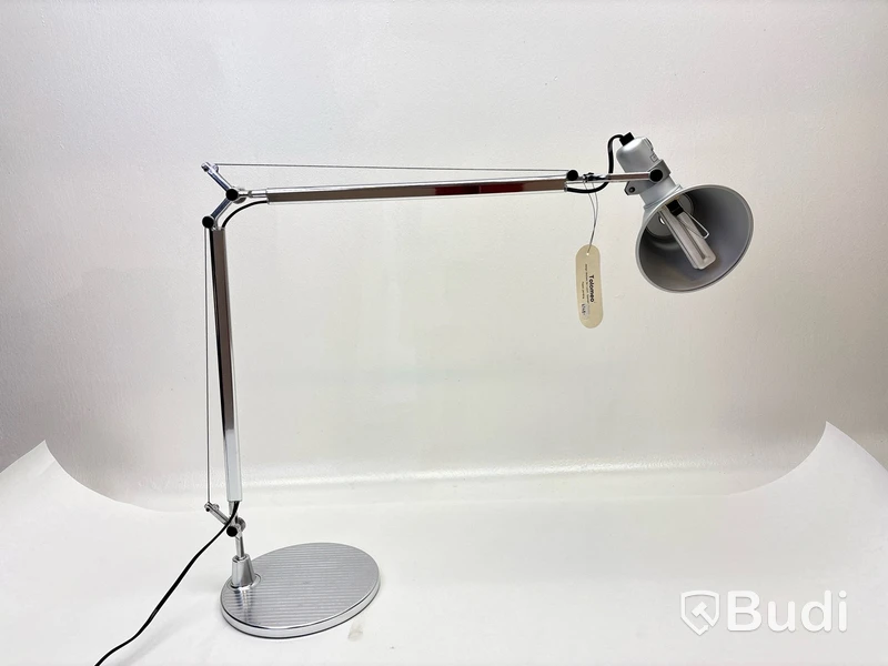 Skrivbordslampa Artemide Tolomeo. Ord. pris inkl. moms: ca 4540 kr