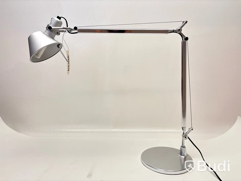 Skrivbordslampa Artemide Tolomeo. Ord. pris inkl. moms: ca 4540 kr