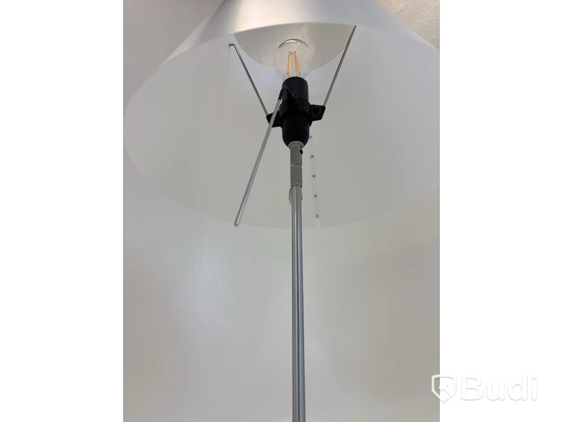 Golvlampa Costanza Paolo Rizzatto Luceplan. Ord. pris inkl. moms ca 6340 kr