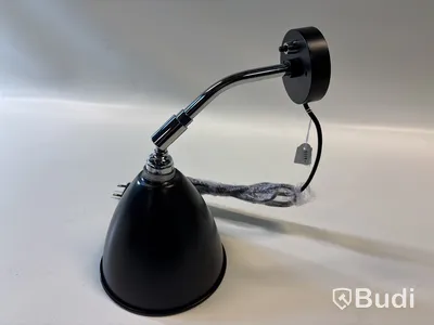 Vägglampa Gubi Bestlite BL7. Ord. pris inkl. moms: ca 5999 kr.