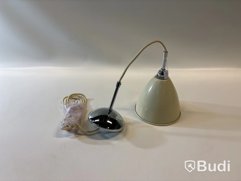 Taklampa Gubi Bestlite BL9. Ord. pris inkl. moms: ca 4799 kr.