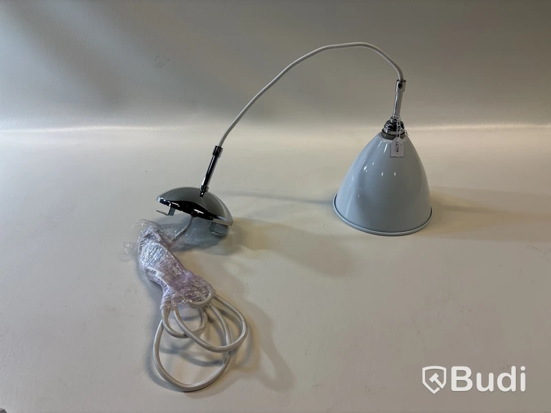 Taklampa Gubi Bestlite BL9. Ord. pris inkl. moms: ca 4799 kr.