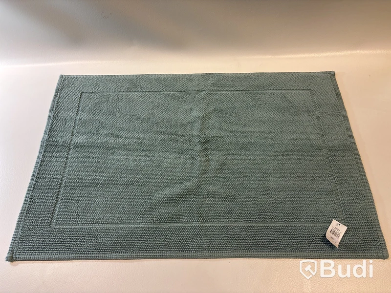 4 st. Badrummsmattor Mille Notti Portofino. Ord. pris inkl. moms: ca 3780 kr.