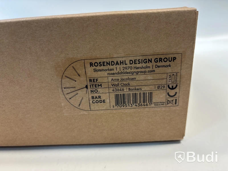 Väggklocka Arne Jacobsen Bankers svart 29 cm. Ord. pris inkl. moms: ca 2999 kr.