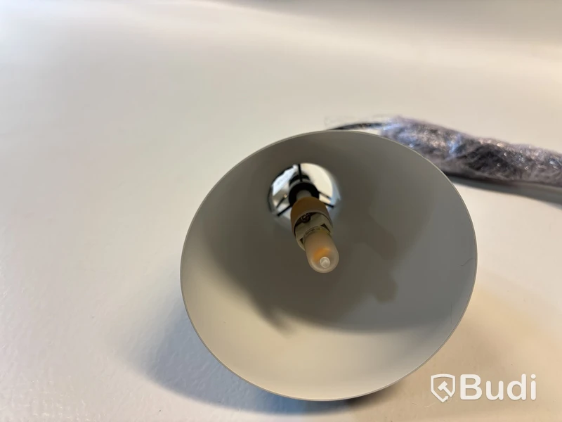 Taklampa Fritz Hansen. Ord. pris inkl. moms: ca 1545 kr.