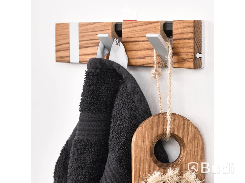 2 st. Klädhängare Knax lite 3. Ord. pris inkl. moms: ca 2860 kr.
