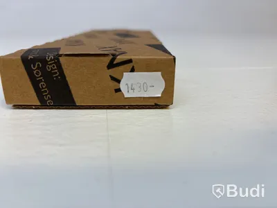 2 st. Klädhängare Knax lite 3. Ord. pris inkl. moms: ca 2860 kr.