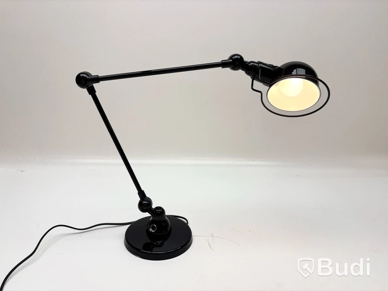 Skrivbordslampa Jielde Signal. Ord. pris inkl. moms: ca 4100 kr