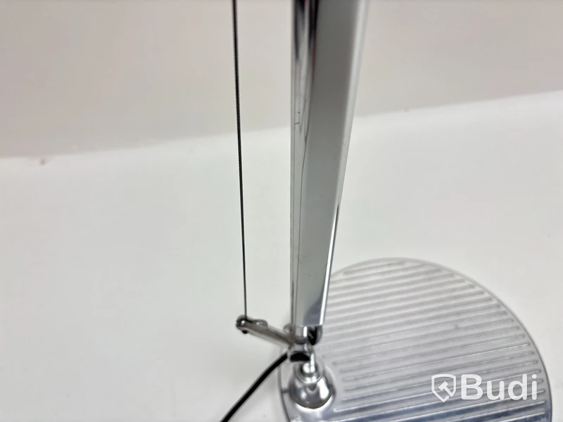 Skrivbordslampa Artemide Tolomeo. Ord. pris inkl. moms: ca 3500 kr.