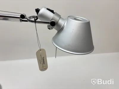 Skrivbordslampa Artemide Tolomeo. Ord. pris inkl. moms: ca 3500 kr.