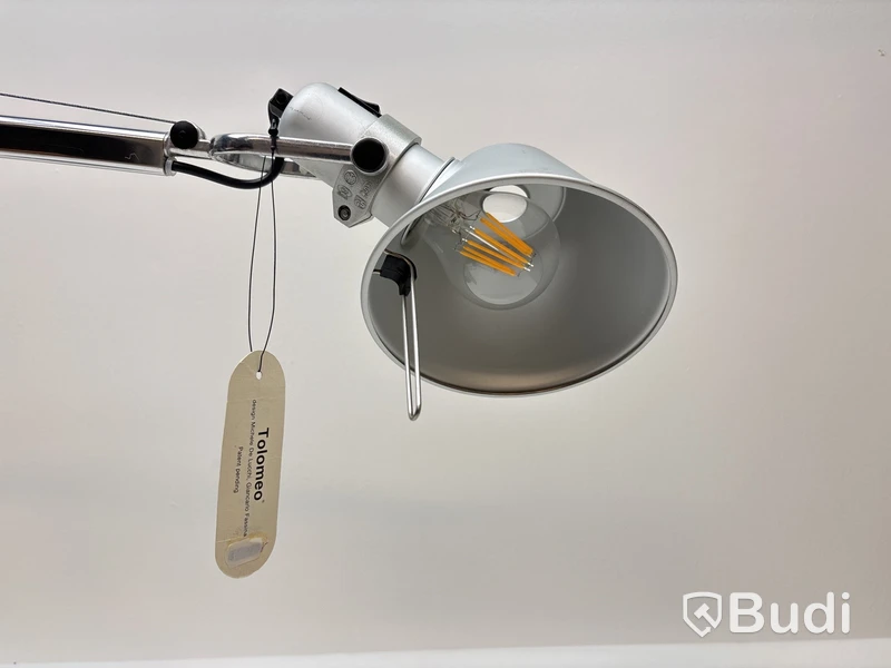 Skrivbordslampa Artemide Tolomeo. Ord. pris inkl. moms: ca 3500 kr.