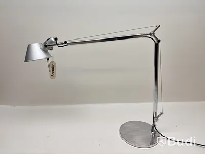 Skrivbordslampa Artemide Tolomeo. Ord. pris inkl. moms: ca 3500 kr.