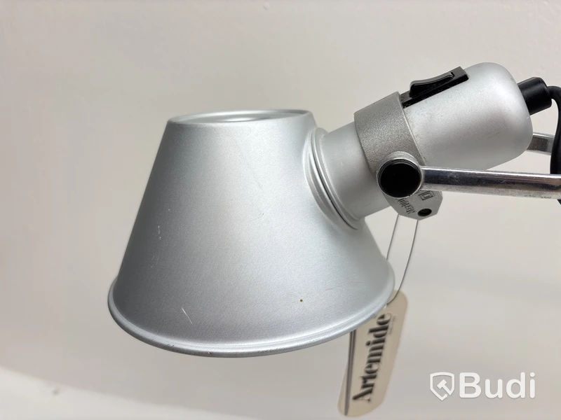 Skrivbordslampa Artemide Tolomeo. Ord. pris inkl. moms: ca 3500 kr.