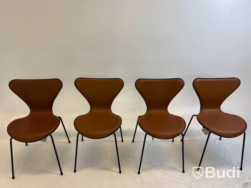 4 st. Stolar Fritz Hansen, sjuan 3107, Totalt ord. pris inkl. moms: ca 41900 kr