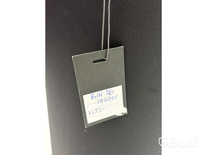 Pedalhink Vipp16, svart, 18 L, Ord. pris inkl. moms: ca 4495 kr