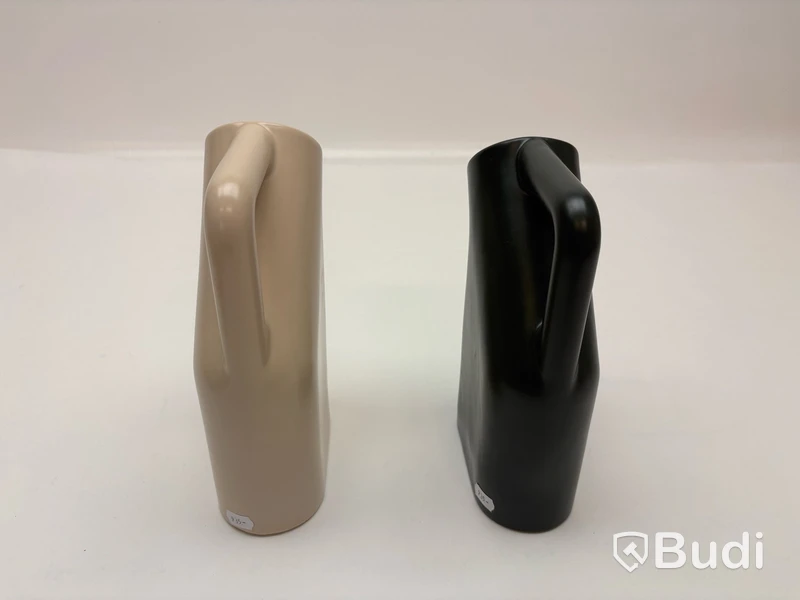 2 st. Karaff Muuto, Tub Jug, Totalt ord. pris inkl. moms: ca 1870 kr