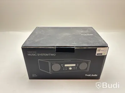 Musiksystem Tivoli Audio vit/ silver. Ord. pris inkl. moms: ca 7490 kr.