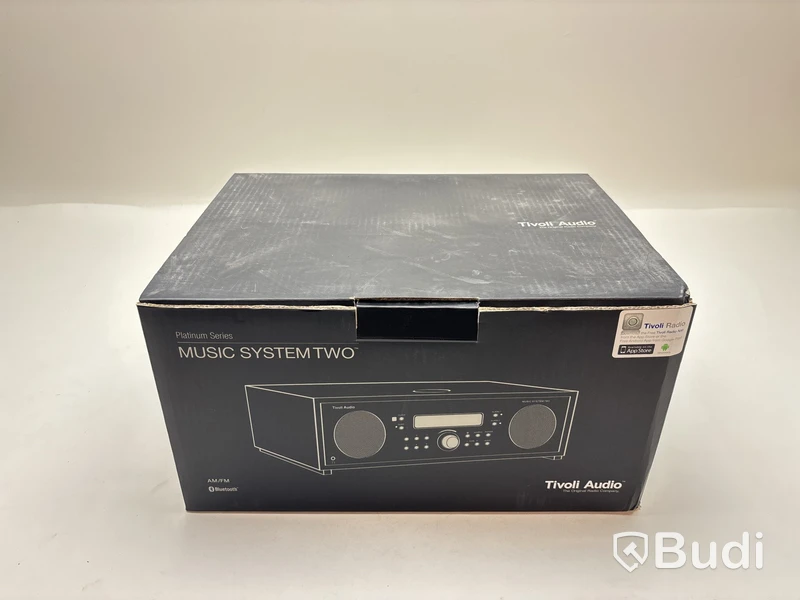 Musiksystem Tivoli Audio vit/ silver. Ord. pris inkl. moms: ca 7490 kr.