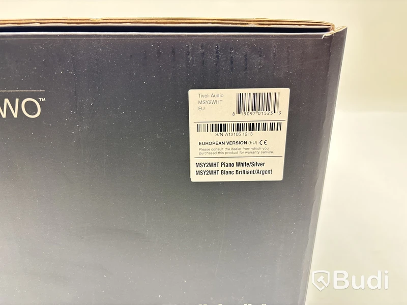Musiksystem Tivoli Audio vit/ silver. Ord. pris inkl. moms: ca 7490 kr.