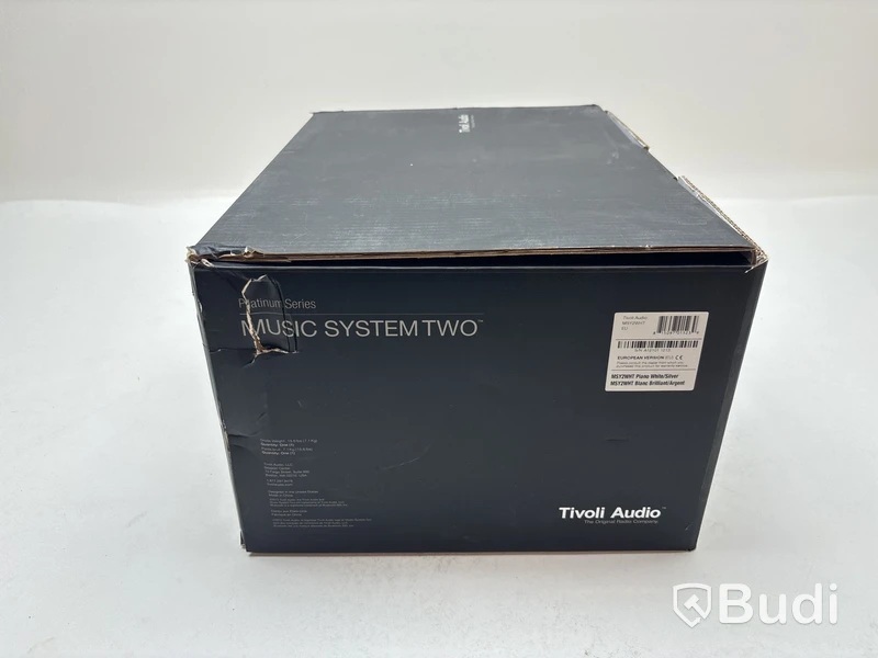 Musiksystem Tivoli Audio vit/ silver. Ord. pris inkl. moms: ca 7490 kr.