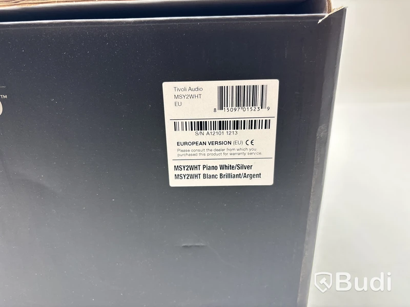 Musiksystem Tivoli Audio vit/ silver. Ord. pris inkl. moms: ca 7490 kr.