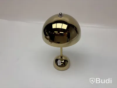Bordslampa &Tradition Flowerpot VP9 guld. Ord. pris inkl. moms: ca 3125 kr.