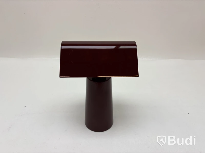 Lampa &Tradition MF1. Ord. pris inkl. moms: ca 2230 kr.