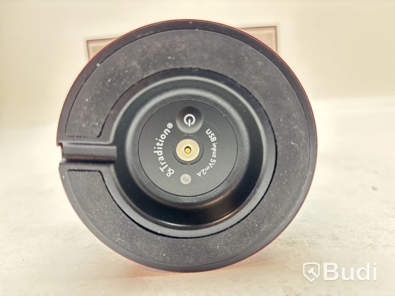 Lampa &Tradition MF1. Ord. pris inkl. moms: ca 2230 kr.